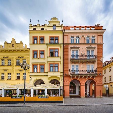 Modern Family Apt. With Central Square Entrance Hradec Králové Extérieur photo