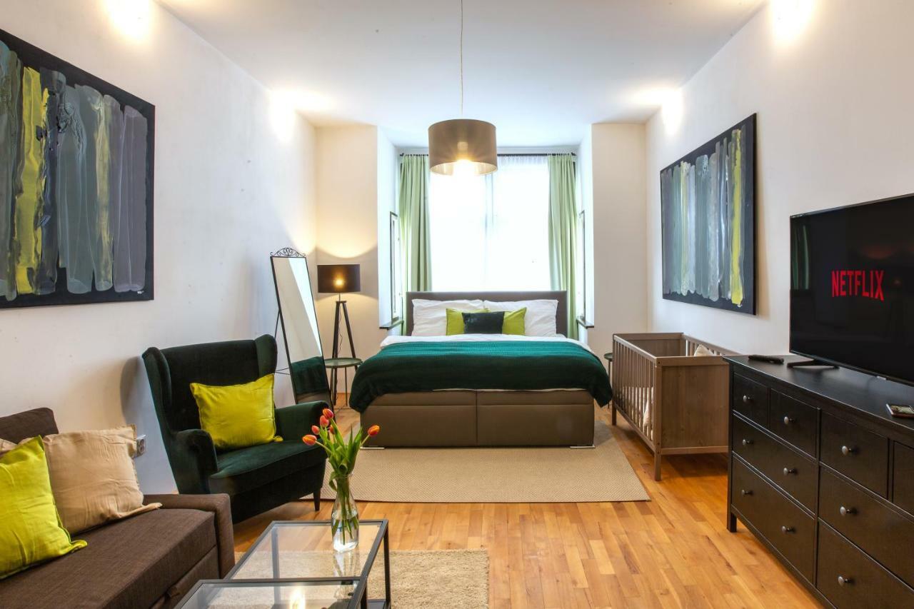 Modern Family Apt. With Central Square Entrance Hradec Králové Extérieur photo