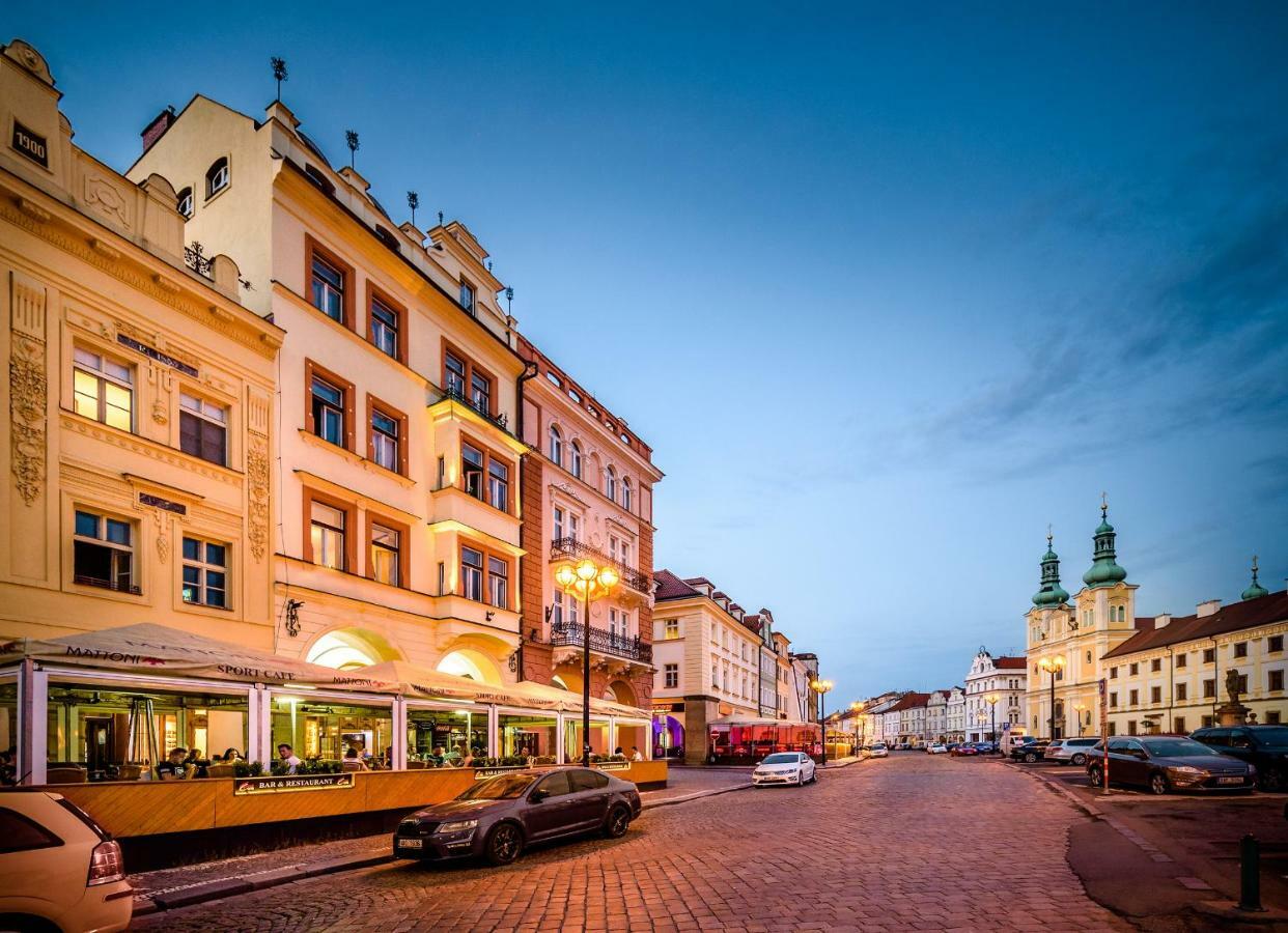 Modern Family Apt. With Central Square Entrance Hradec Králové Extérieur photo