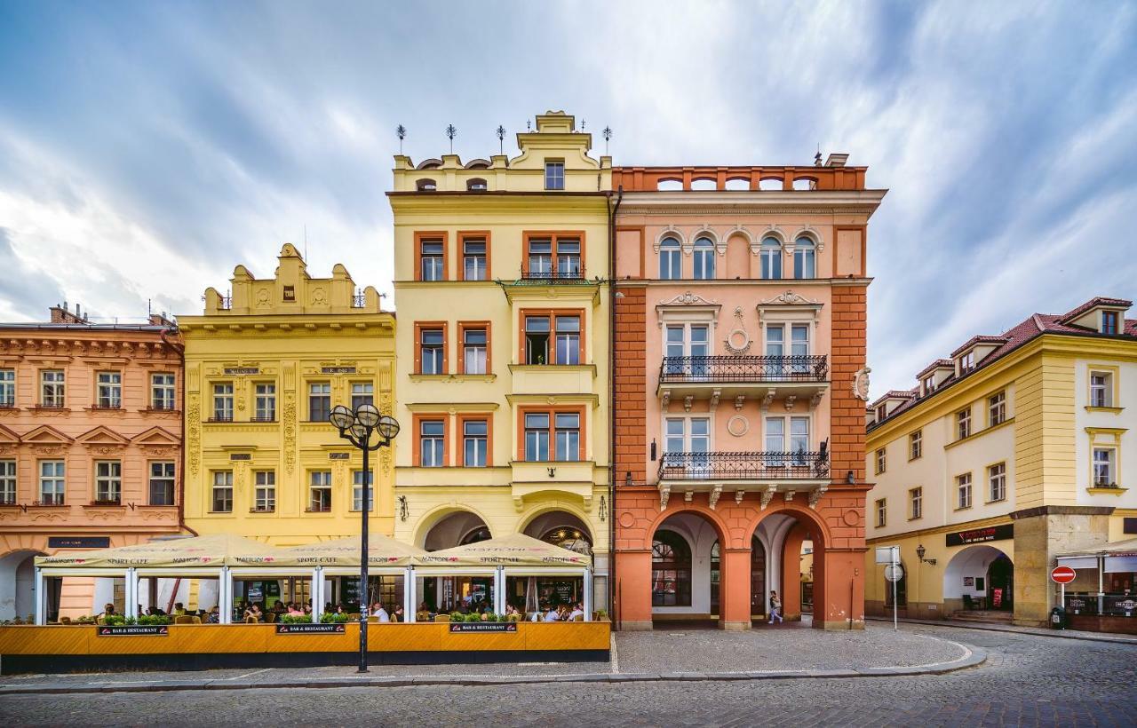 Modern Family Apt. With Central Square Entrance Hradec Králové Extérieur photo